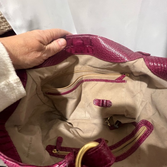 Brahmin Jacqueline Melbourne Croc-Embossed Burgundy Leather Hobo bag. - Picture 12 of 15